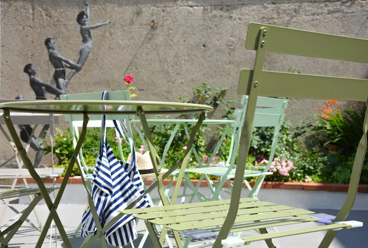 Guest house Casa Sebina - Your Design Home On The Lake - 3 Bathrooms 3 Bedrooms Desenzano del Garda Italy