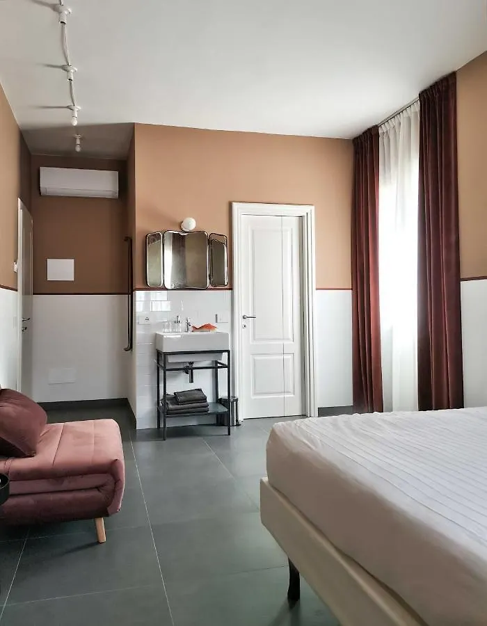 Guest house Casa Sebina - Your Design Home On The Lake - 3 Bathrooms 3 Bedrooms Desenzano del Garda Italy