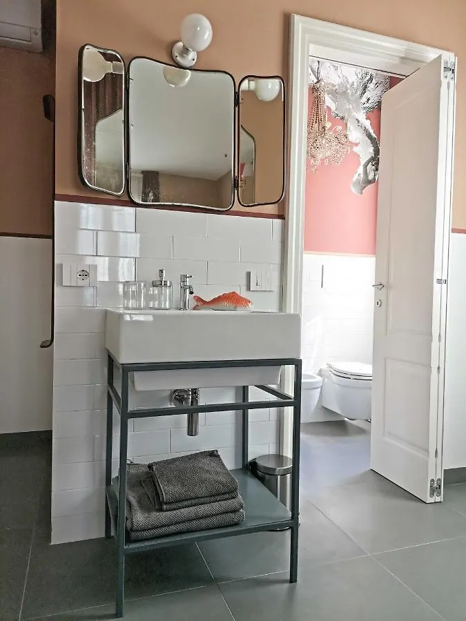 Guest house Casa Sebina - Your Design Home On The Lake - 3 Bathrooms 3 Bedrooms Desenzano del Garda